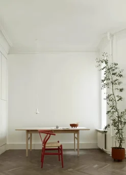 Carl Hansen & Søn Y-stol CH24 Soft Blue af Hans J. Wegner><noscript><img width=