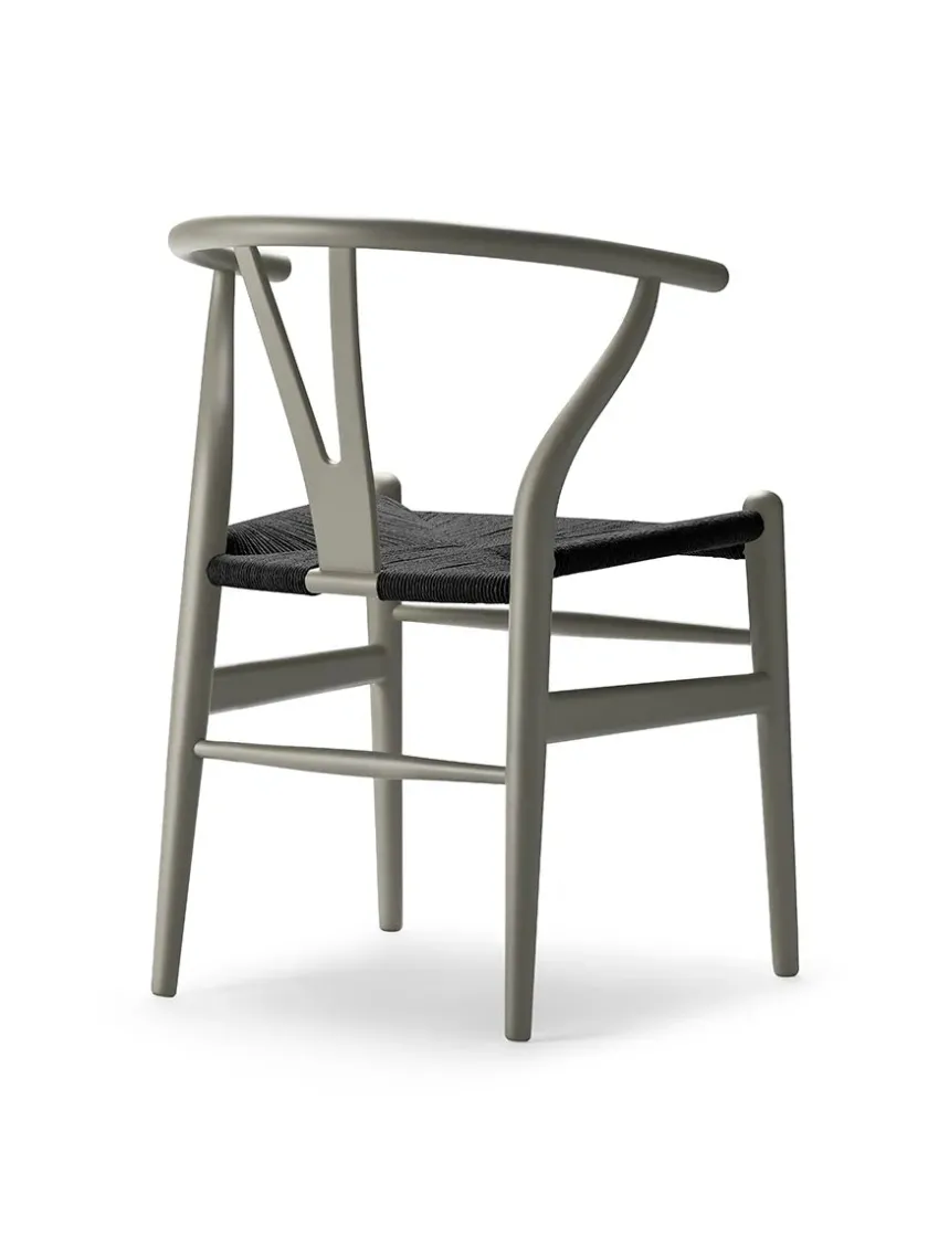 Carl Hansen & Søn Y-stol CH24 Soft Silver Grey med sort flet af Hans J. Wegner> Spisebordsstole