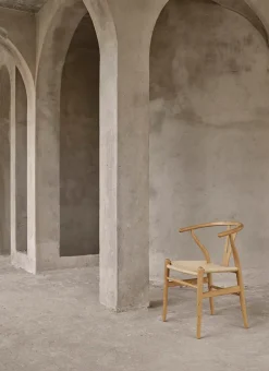 Carl Hansen & Søn Y-stol CH24, sort eg af Hans J. Wegner><noscript><img width=