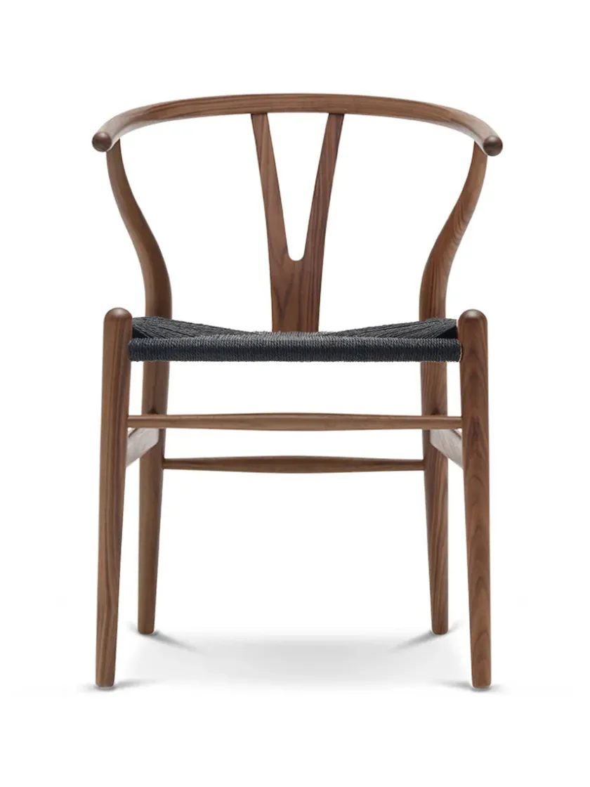 Carl Hansen & Søn Y-stol CH24, Valnød lak med sort flet af Hans J. Wegner> Spisebordsstole