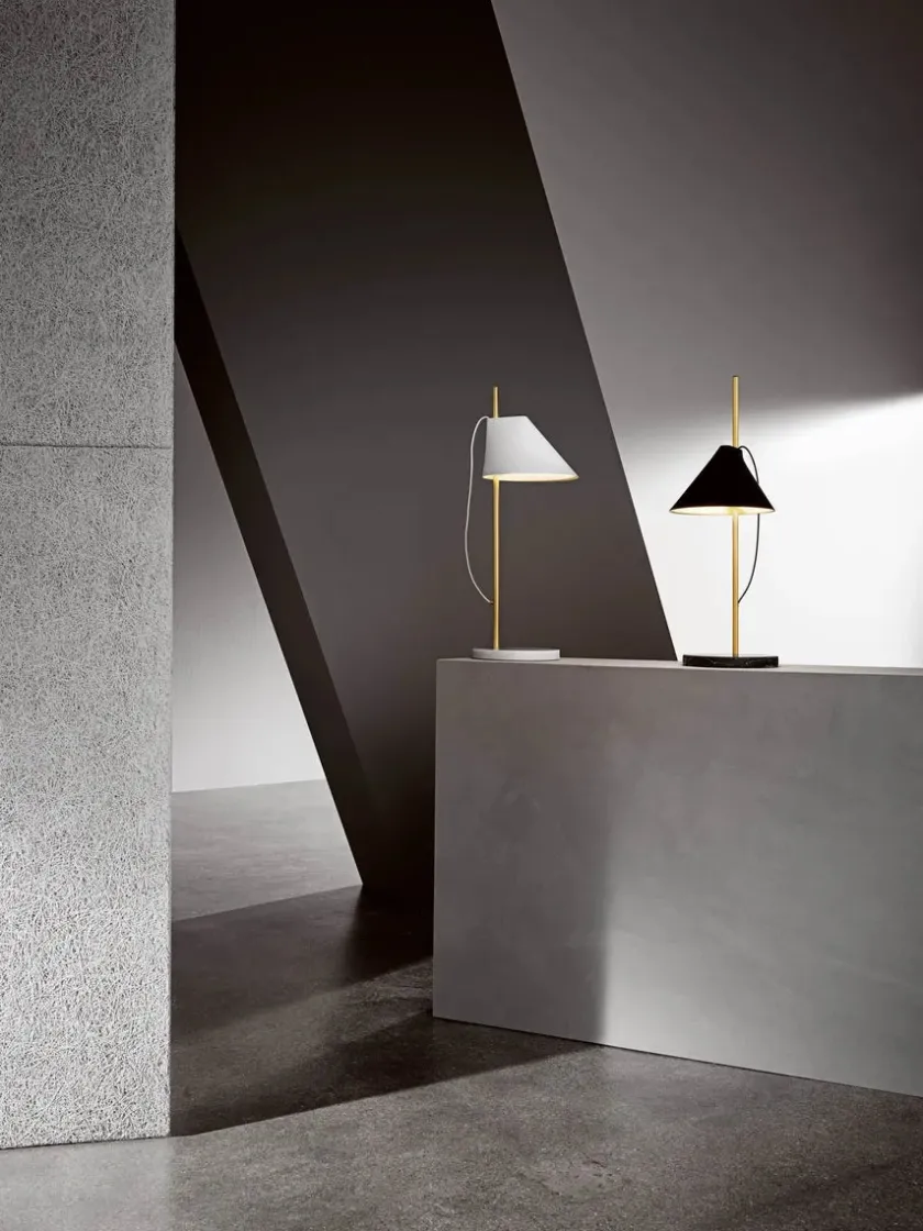 Louis Poulsen Yuh Brass bordlampe fra> Spots
